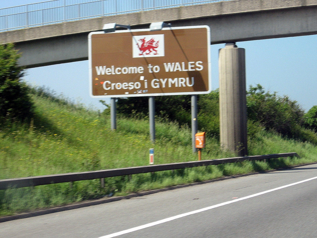 Road sign showing Croeso and Welcome in Welsh and English